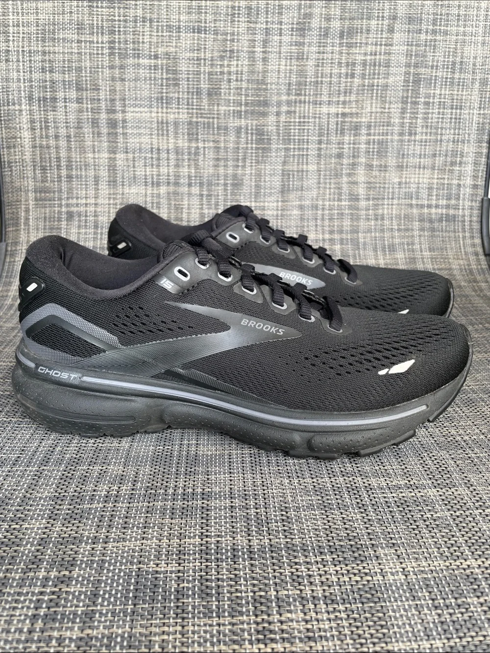 Brooks Women's Ghost 15 GTX Black Running Shoes Athletic Trainers size 6
